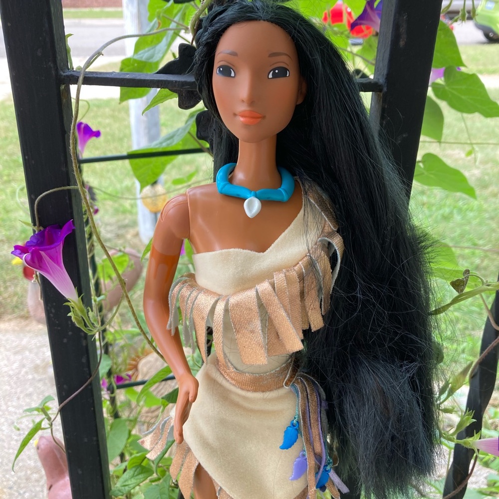 Vintage Disney Bead So Pretty Pocahontas Doll 18”